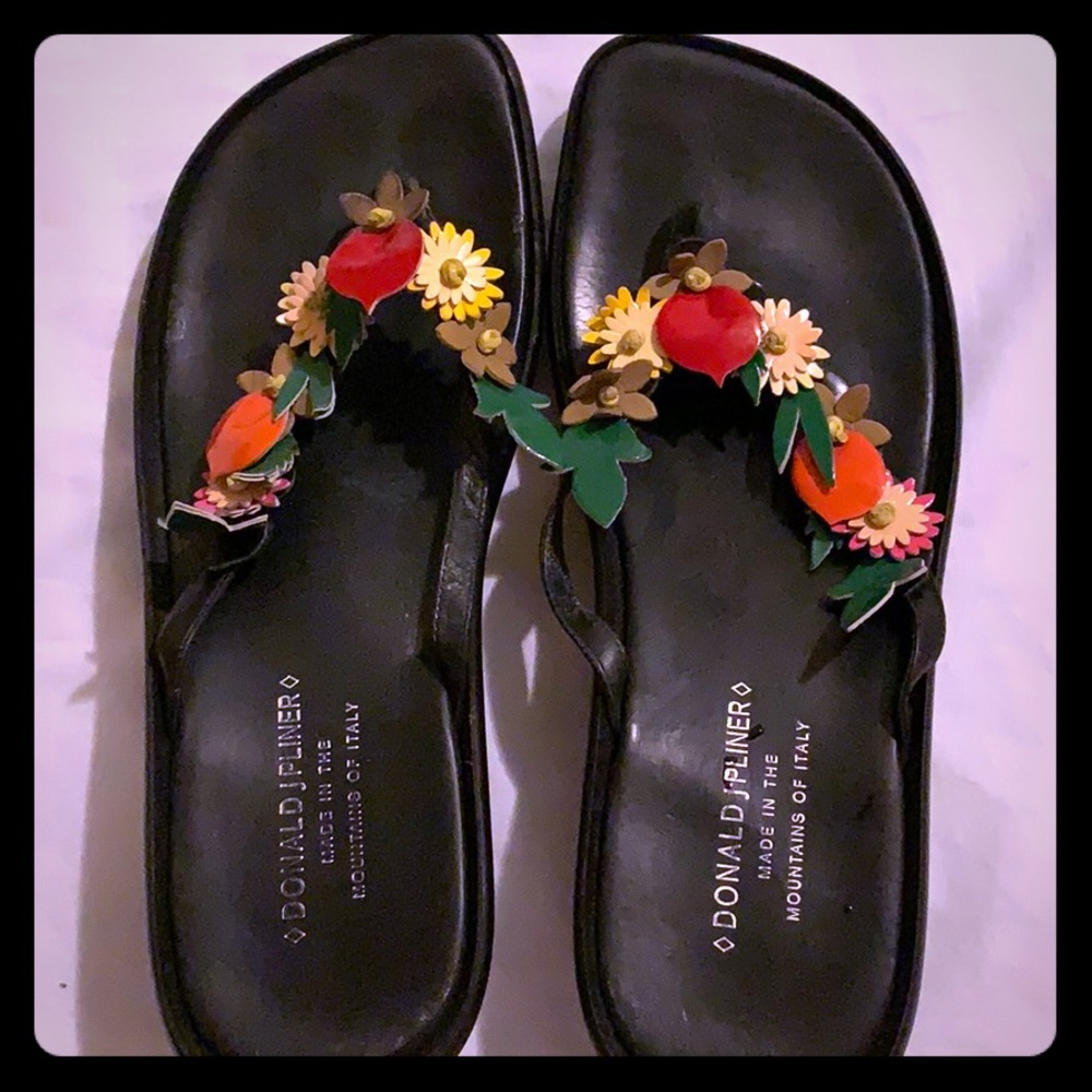 Donald Pliner Sandals